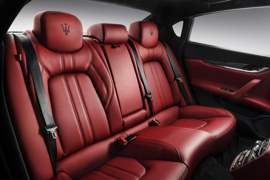 Интерьер Maserati Quattroporte GTS GranSport 2016 года  (фото 17 из 46)